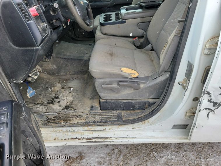 image for item NO9826 2016 Chevrolet Silverado 3500HD Crew Cab utility bed pickup truck