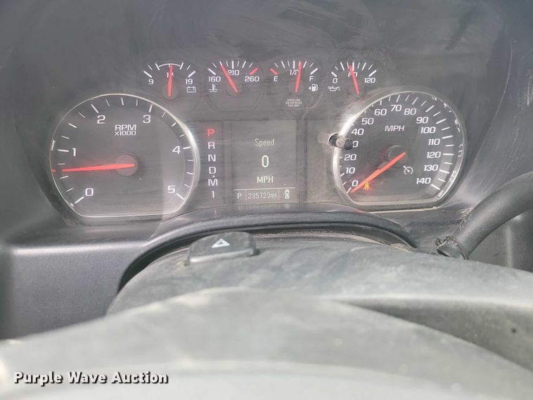 image for item NO9826 2016 Chevrolet Silverado 3500HD Crew Cab utility bed pickup truck