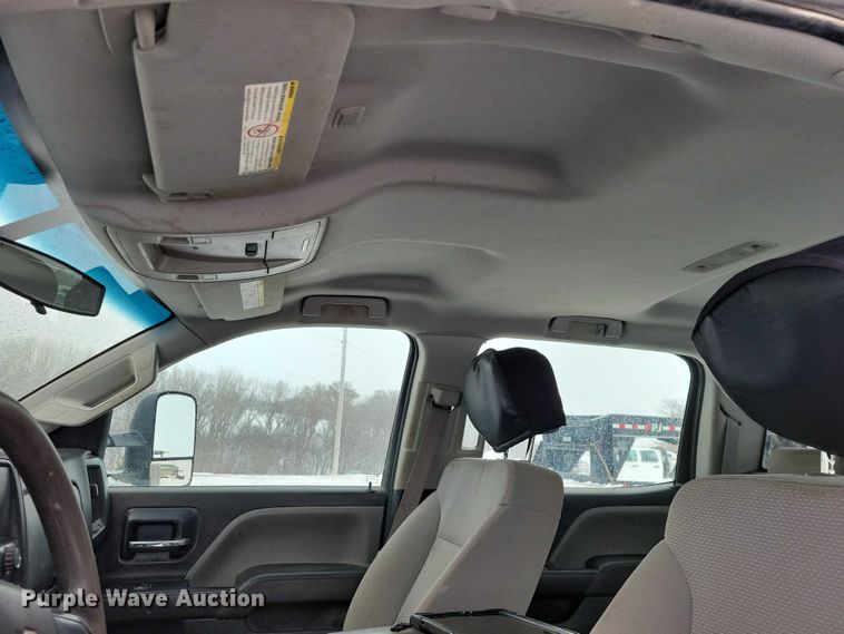 image for item NO9826 2016 Chevrolet Silverado 3500HD Crew Cab utility bed pickup truck