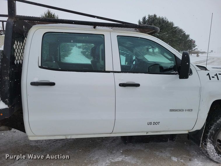 image for item NO9826 2016 Chevrolet Silverado 3500HD Crew Cab utility bed pickup truck