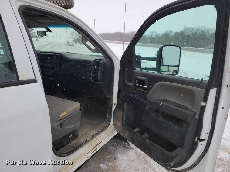 image for item NO9826 2016 Chevrolet Silverado 3500HD Crew Cab utility bed pickup truck