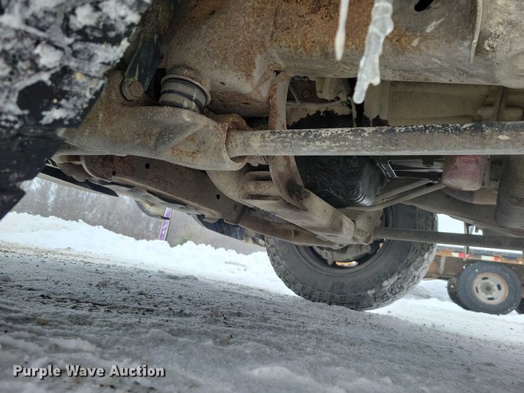 image for item NO9826 2016 Chevrolet Silverado 3500HD Crew Cab utility bed pickup truck