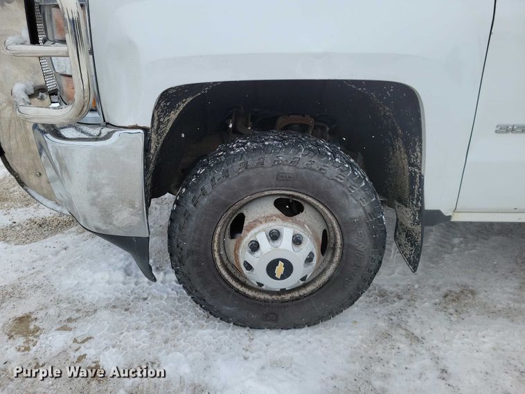 image for item NO9826 2016 Chevrolet Silverado 3500HD Crew Cab utility bed pickup truck