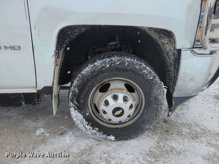 image for item NO9826 2016 Chevrolet Silverado 3500HD Crew Cab utility bed pickup truck