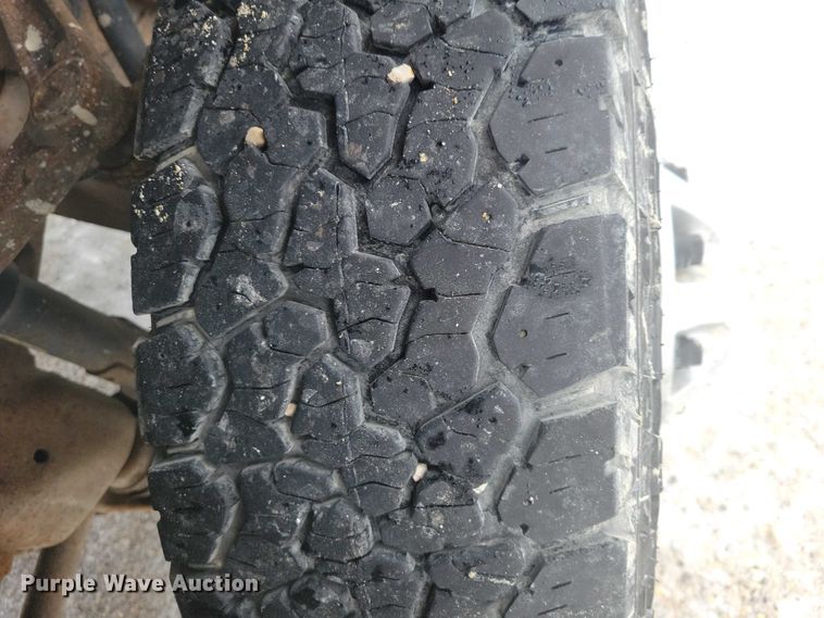 image for item NO9826 2016 Chevrolet Silverado 3500HD Crew Cab utility bed pickup truck