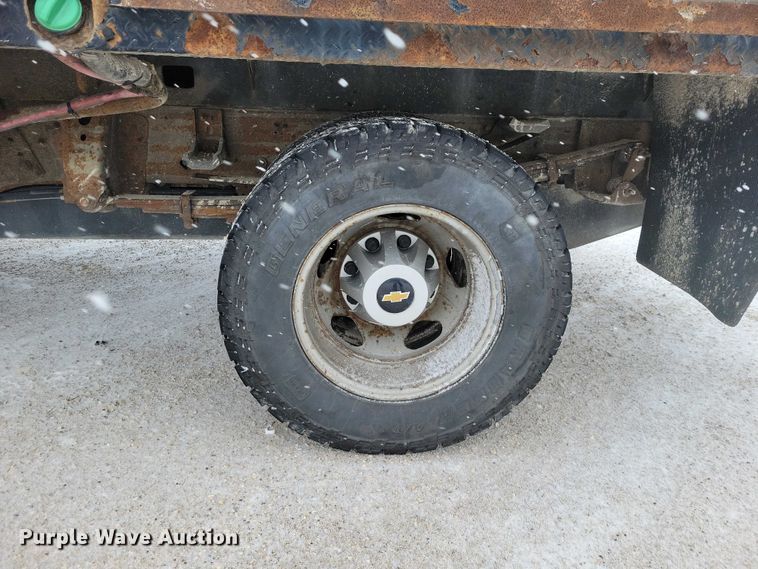 image for item NO9826 2016 Chevrolet Silverado 3500HD Crew Cab utility bed pickup truck