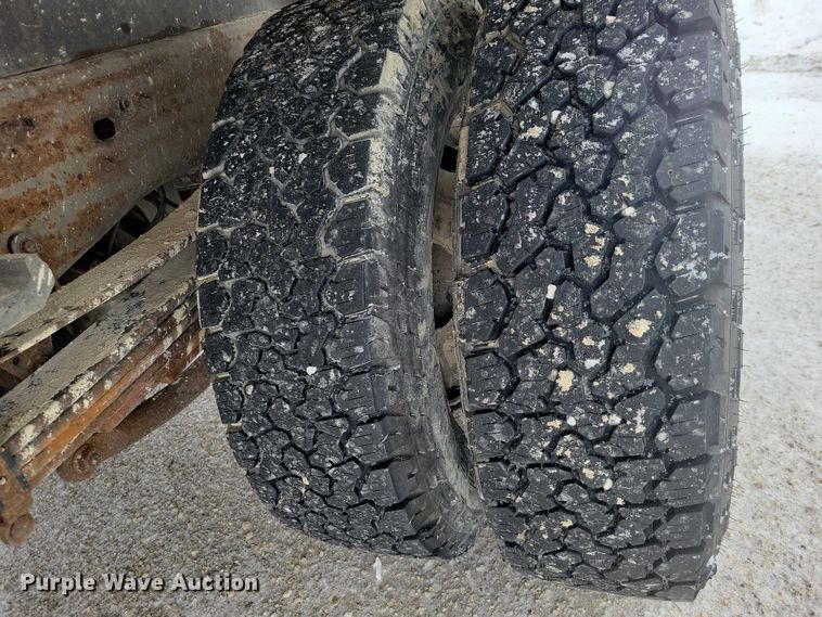 image for item NO9826 2016 Chevrolet Silverado 3500HD Crew Cab utility bed pickup truck