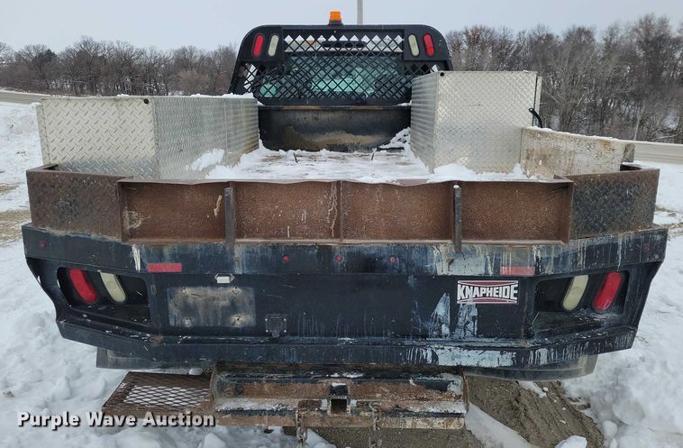 image for item NO9827 2013 Chevrolet 3500HD Silverado Crew Cab flatbed truck