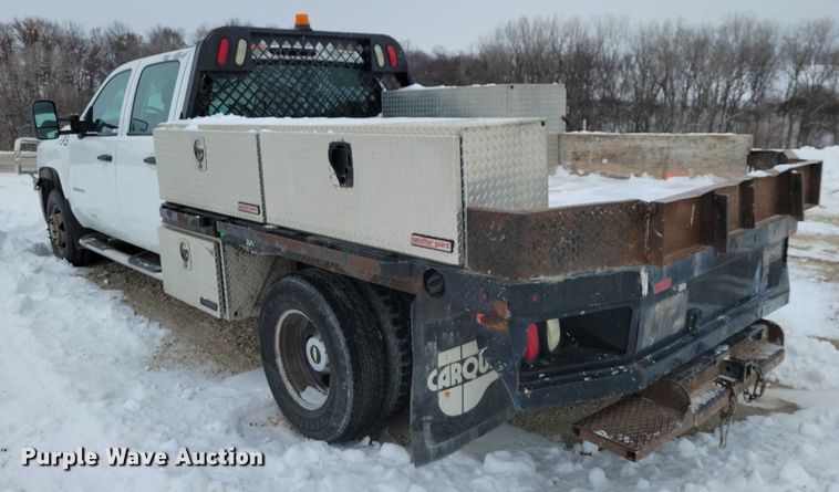 image for item NO9827 2013 Chevrolet 3500HD Silverado Crew Cab flatbed truck