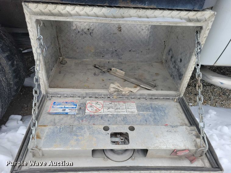 image for item NO9827 2013 Chevrolet 3500HD Silverado Crew Cab flatbed truck