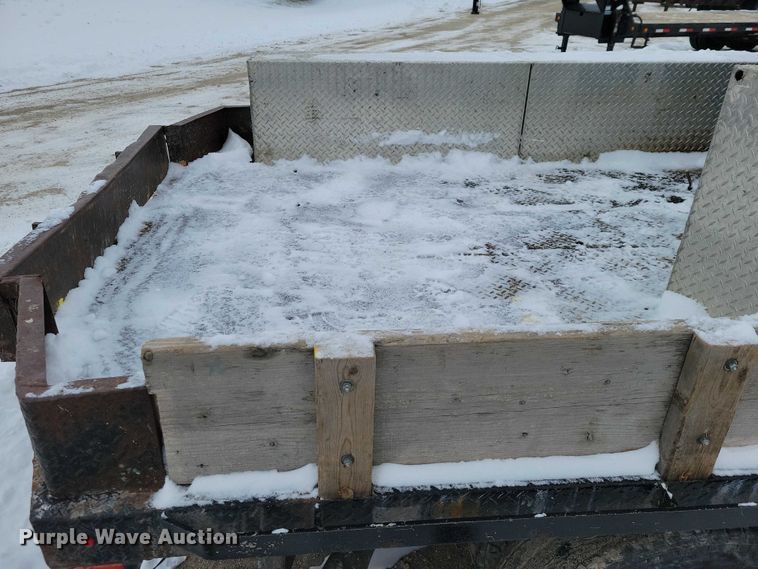 image for item NO9827 2013 Chevrolet 3500HD Silverado Crew Cab flatbed truck