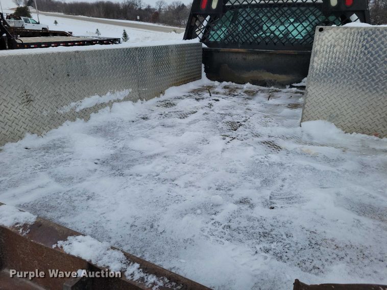 image for item NO9827 2013 Chevrolet 3500HD Silverado Crew Cab flatbed truck