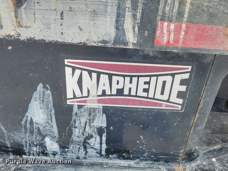 image for item NO9827 2013 Chevrolet 3500HD Silverado Crew Cab flatbed truck