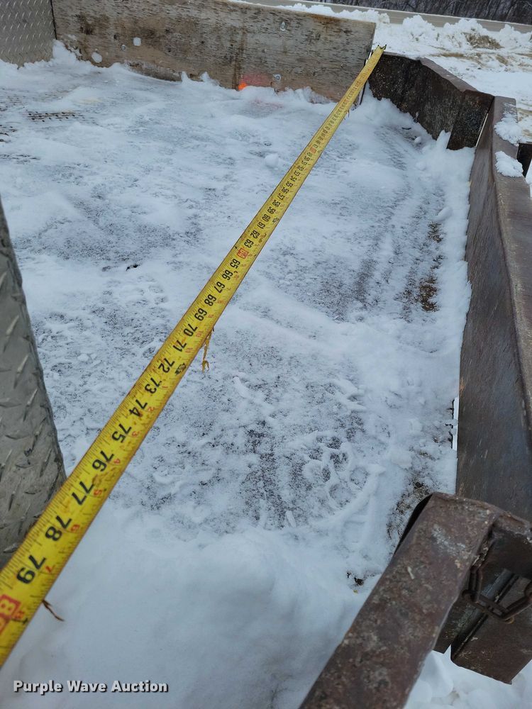 image for item NO9827 2013 Chevrolet 3500HD Silverado Crew Cab flatbed truck