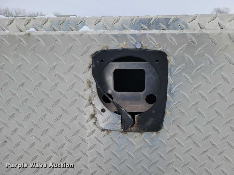 image for item NO9827 2013 Chevrolet 3500HD Silverado Crew Cab flatbed truck