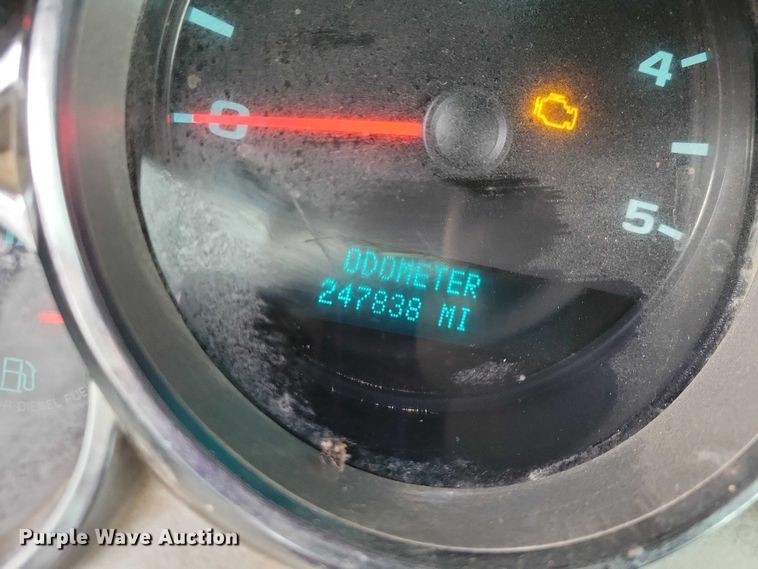 image for item NO9827 2013 Chevrolet 3500HD Silverado Crew Cab flatbed truck