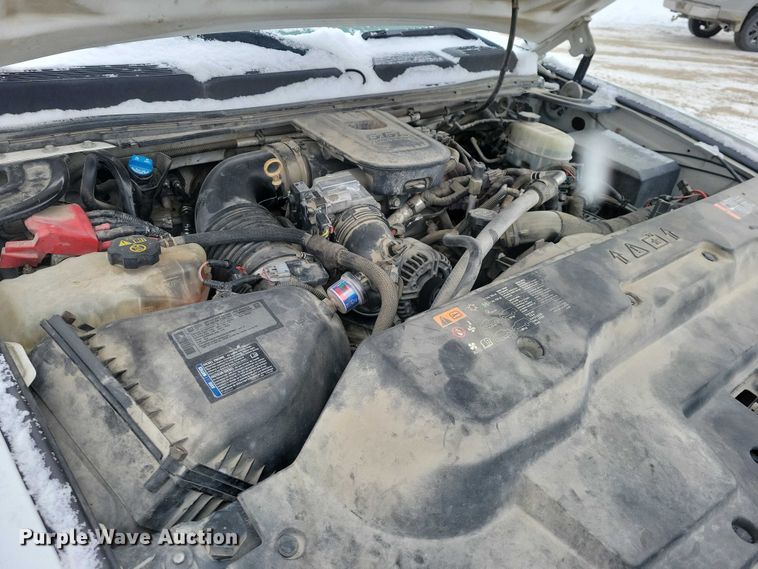 image for item NO9827 2013 Chevrolet 3500HD Silverado Crew Cab flatbed truck