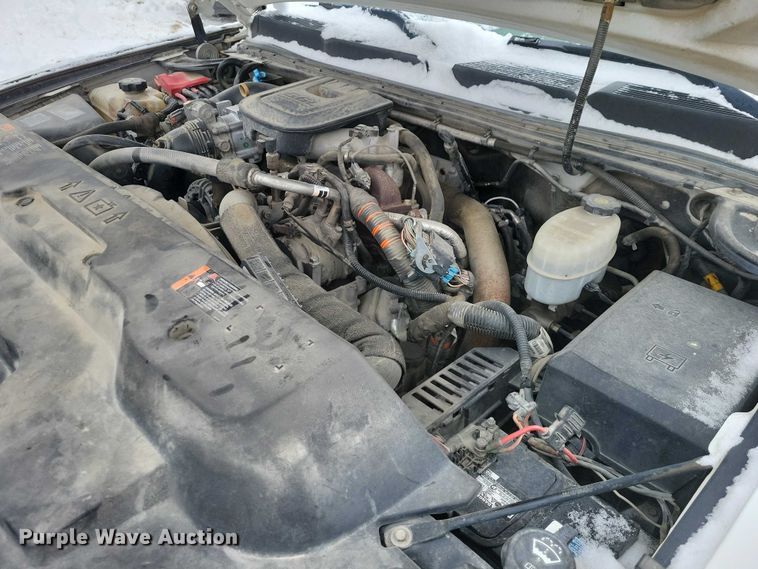 image for item NO9827 2013 Chevrolet 3500HD Silverado Crew Cab flatbed truck