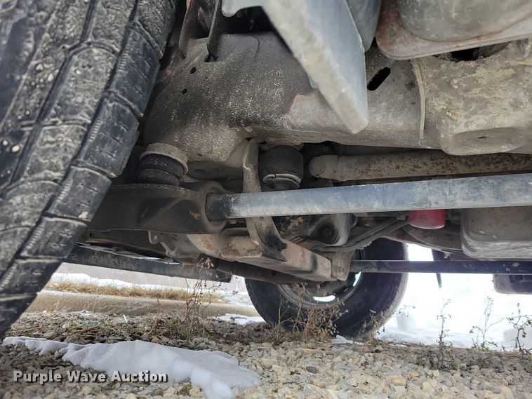 image for item NO9827 2013 Chevrolet 3500HD Silverado Crew Cab flatbed truck