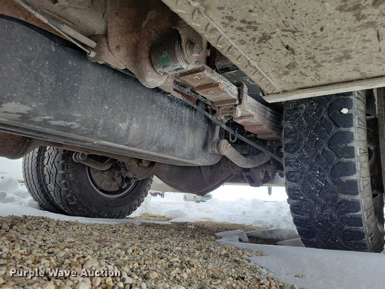 image for item NO9827 2013 Chevrolet 3500HD Silverado Crew Cab flatbed truck