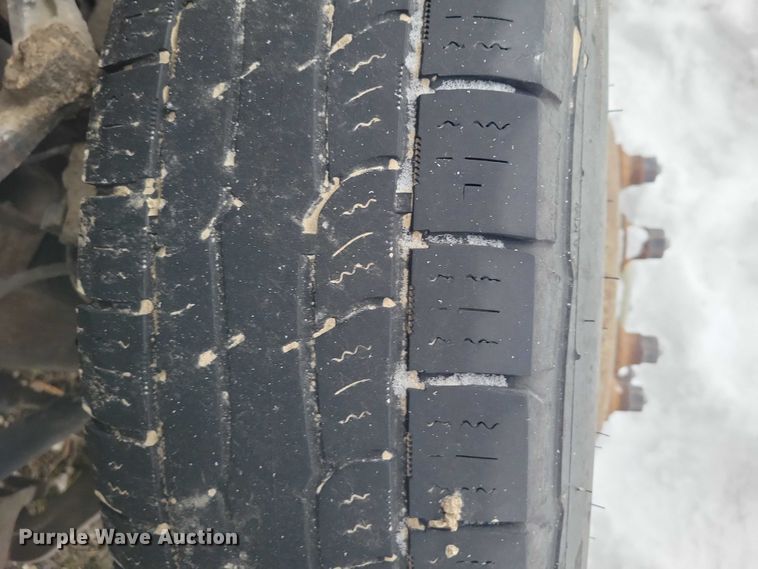 image for item NO9827 2013 Chevrolet 3500HD Silverado Crew Cab flatbed truck