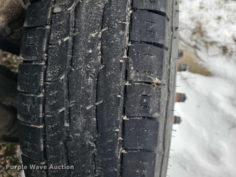 image for item NO9827 2013 Chevrolet 3500HD Silverado Crew Cab flatbed truck