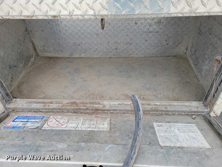 image for item NO9828 2013 Chevrolet Silverado 3500HD flatbed pickup truck