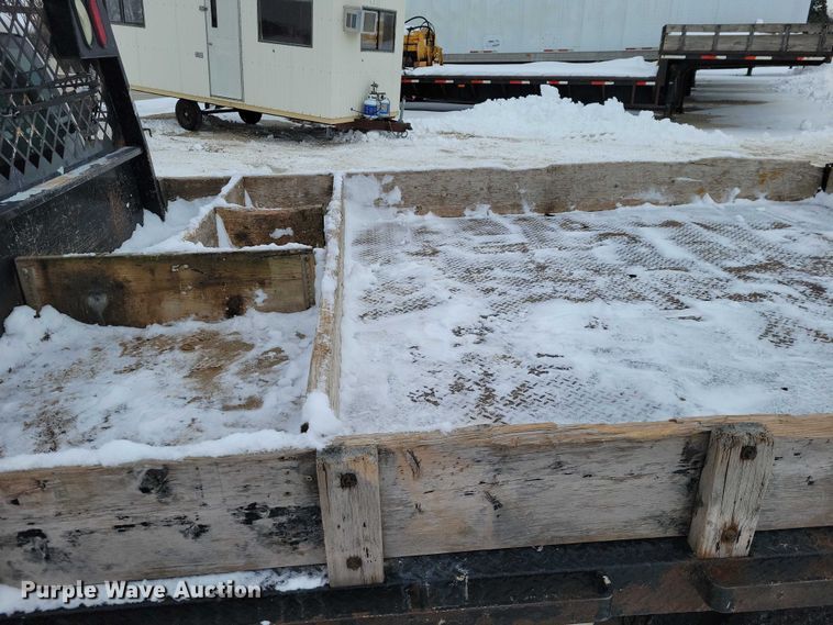 image for item NO9828 2013 Chevrolet Silverado 3500HD flatbed pickup truck