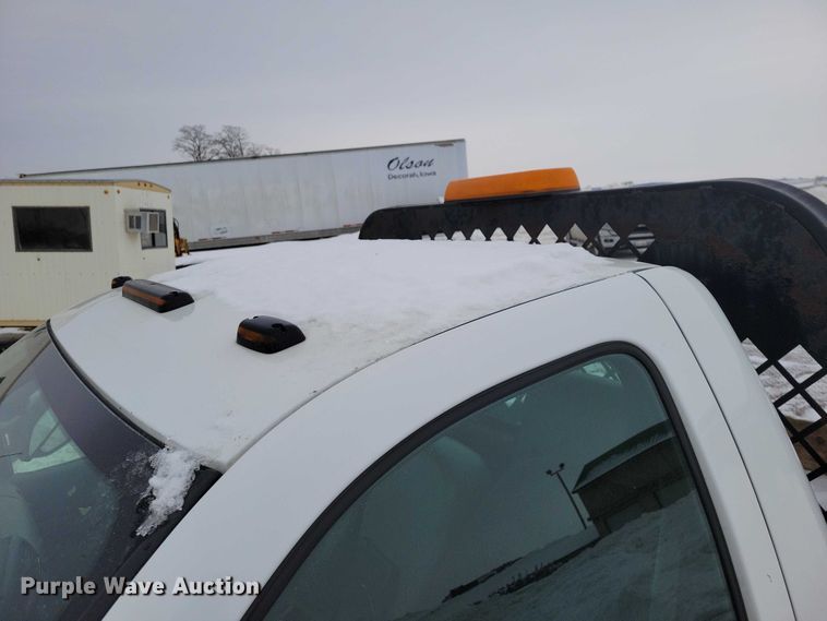 image for item NO9828 2013 Chevrolet Silverado 3500HD flatbed pickup truck