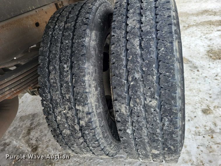 image for item NO9828 2013 Chevrolet Silverado 3500HD flatbed pickup truck