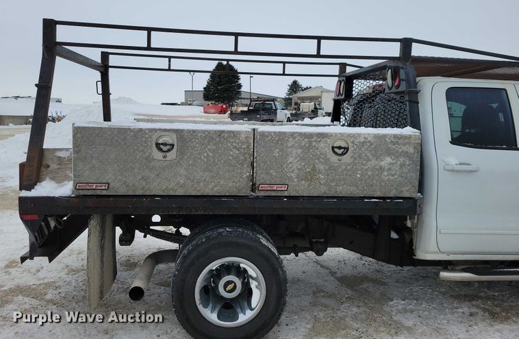 image for item NO9829 2017 Chevrolet Silverado 3500HD Double Cab flatbed pickup truck