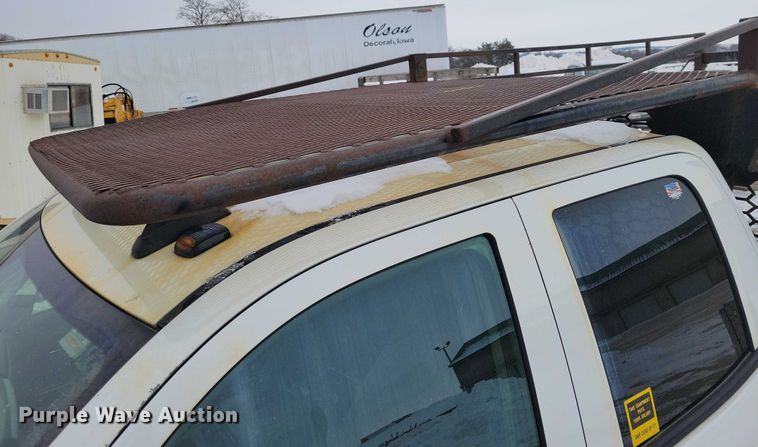 image for item NO9829 2017 Chevrolet Silverado 3500HD Double Cab flatbed pickup truck