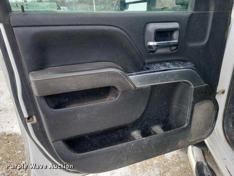 image for item NO9829 2017 Chevrolet Silverado 3500HD Double Cab flatbed pickup truck