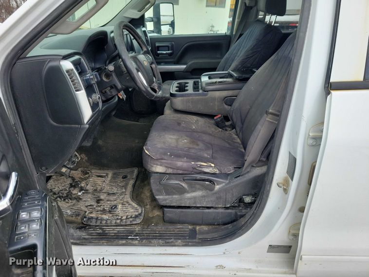 image for item NO9829 2017 Chevrolet Silverado 3500HD Double Cab flatbed pickup truck