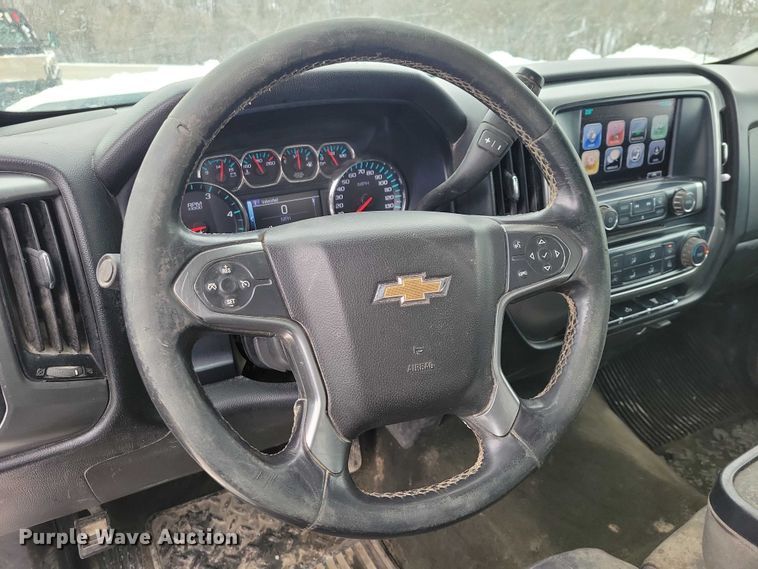 image for item NO9829 2017 Chevrolet Silverado 3500HD Double Cab flatbed pickup truck