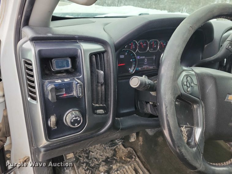 image for item NO9829 2017 Chevrolet Silverado 3500HD Double Cab flatbed pickup truck