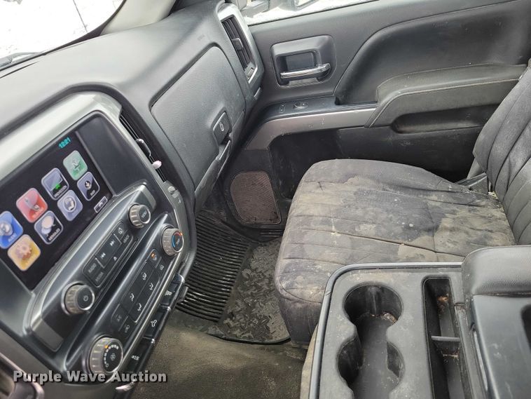 image for item NO9829 2017 Chevrolet Silverado 3500HD Double Cab flatbed pickup truck