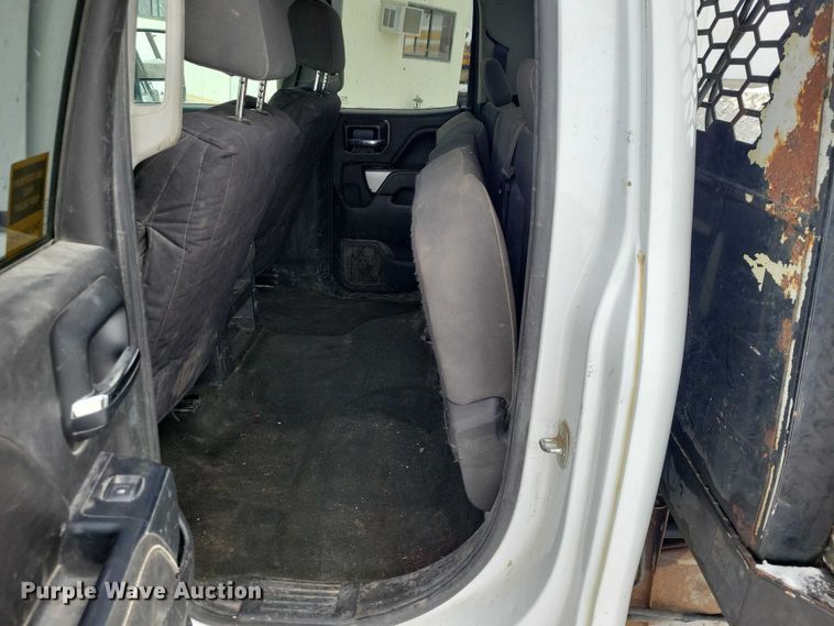 image for item NO9829 2017 Chevrolet Silverado 3500HD Double Cab flatbed pickup truck