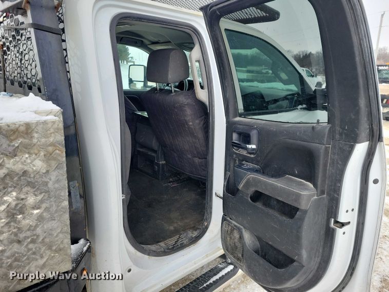 image for item NO9829 2017 Chevrolet Silverado 3500HD Double Cab flatbed pickup truck