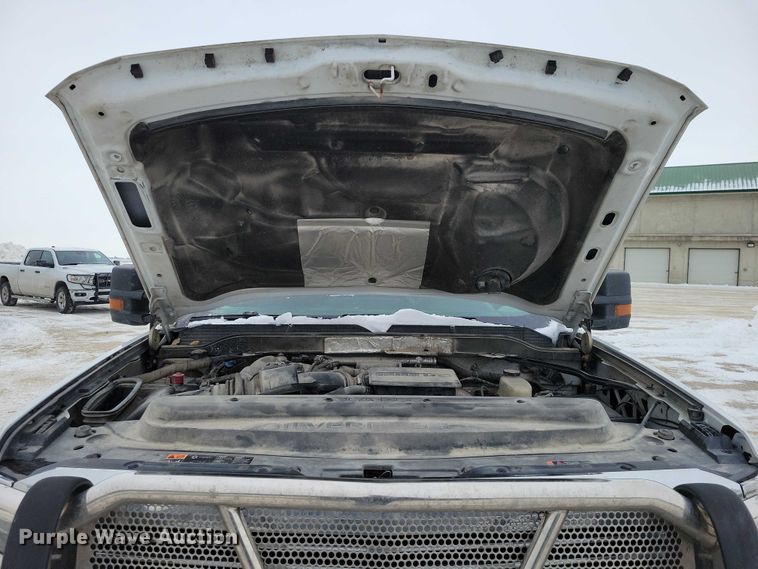 image for item NO9829 2017 Chevrolet Silverado 3500HD Double Cab flatbed pickup truck