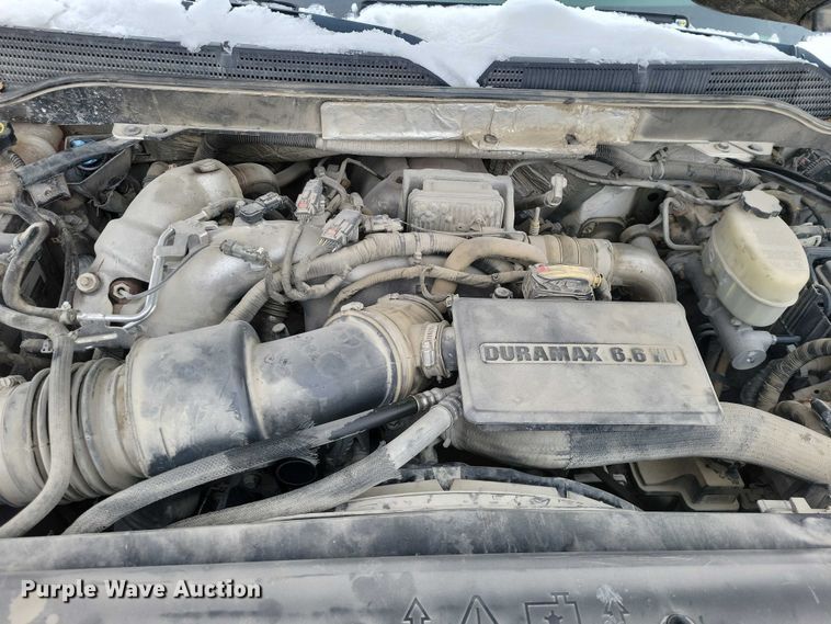 image for item NO9829 2017 Chevrolet Silverado 3500HD Double Cab flatbed pickup truck