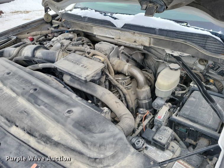 image for item NO9829 2017 Chevrolet Silverado 3500HD Double Cab flatbed pickup truck