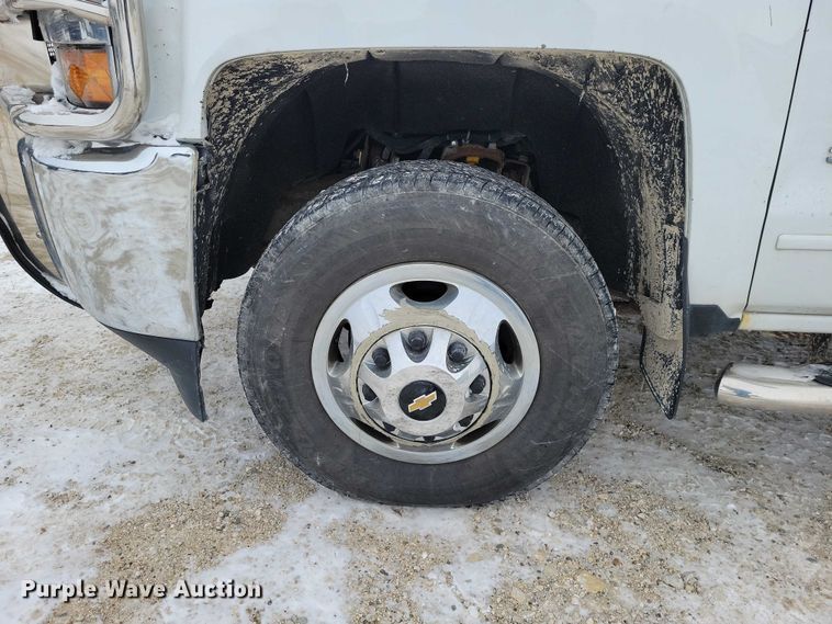 image for item NO9829 2017 Chevrolet Silverado 3500HD Double Cab flatbed pickup truck