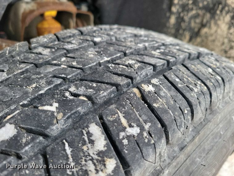 image for item NO9829 2017 Chevrolet Silverado 3500HD Double Cab flatbed pickup truck