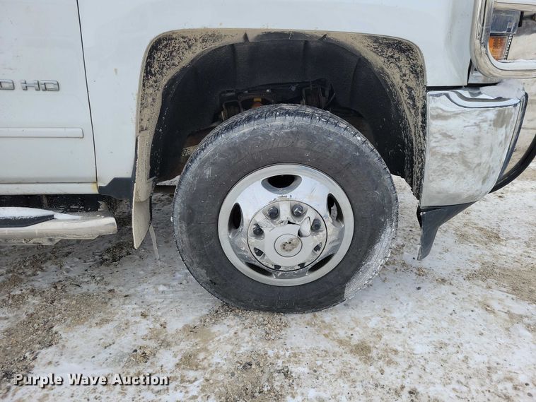 image for item NO9829 2017 Chevrolet Silverado 3500HD Double Cab flatbed pickup truck