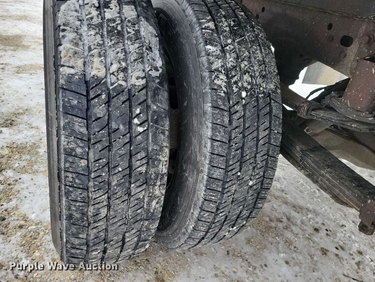 image for item NO9829 2017 Chevrolet Silverado 3500HD Double Cab flatbed pickup truck