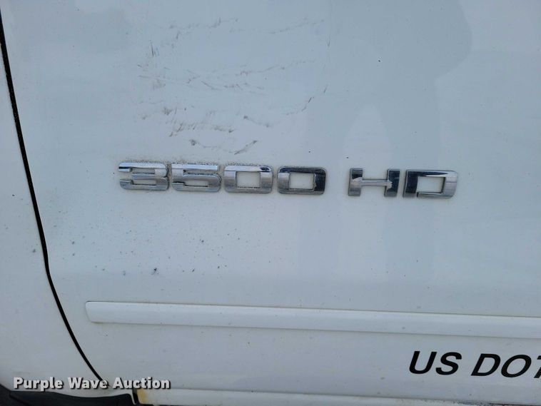 image for item NO9829 2017 Chevrolet Silverado 3500HD Double Cab flatbed pickup truck