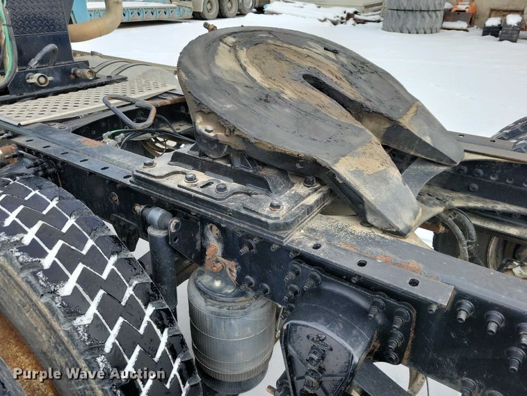 image for item NO9830 2005 Mack CXN613 semi truck