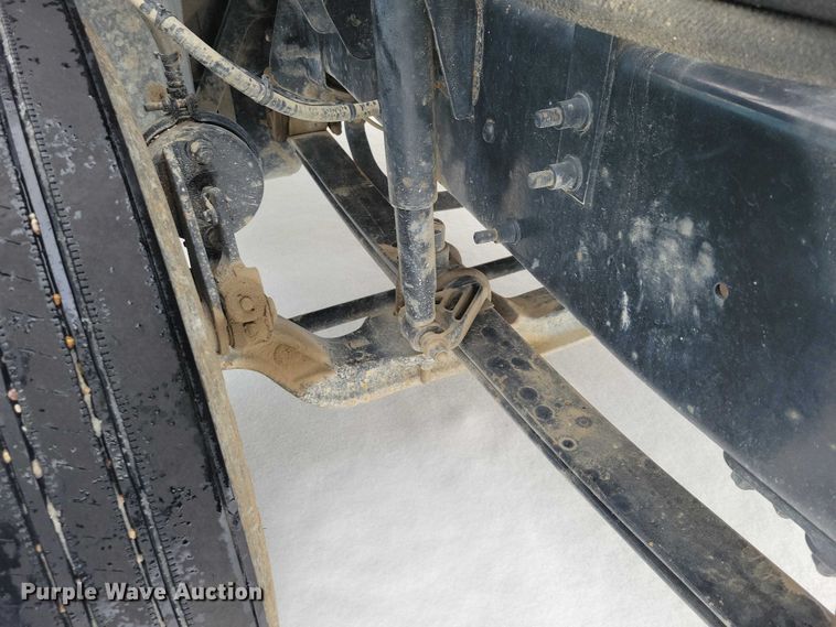 image for item NO9830 2005 Mack CXN613 semi truck