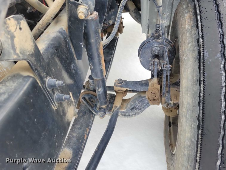 image for item NO9830 2005 Mack CXN613 semi truck